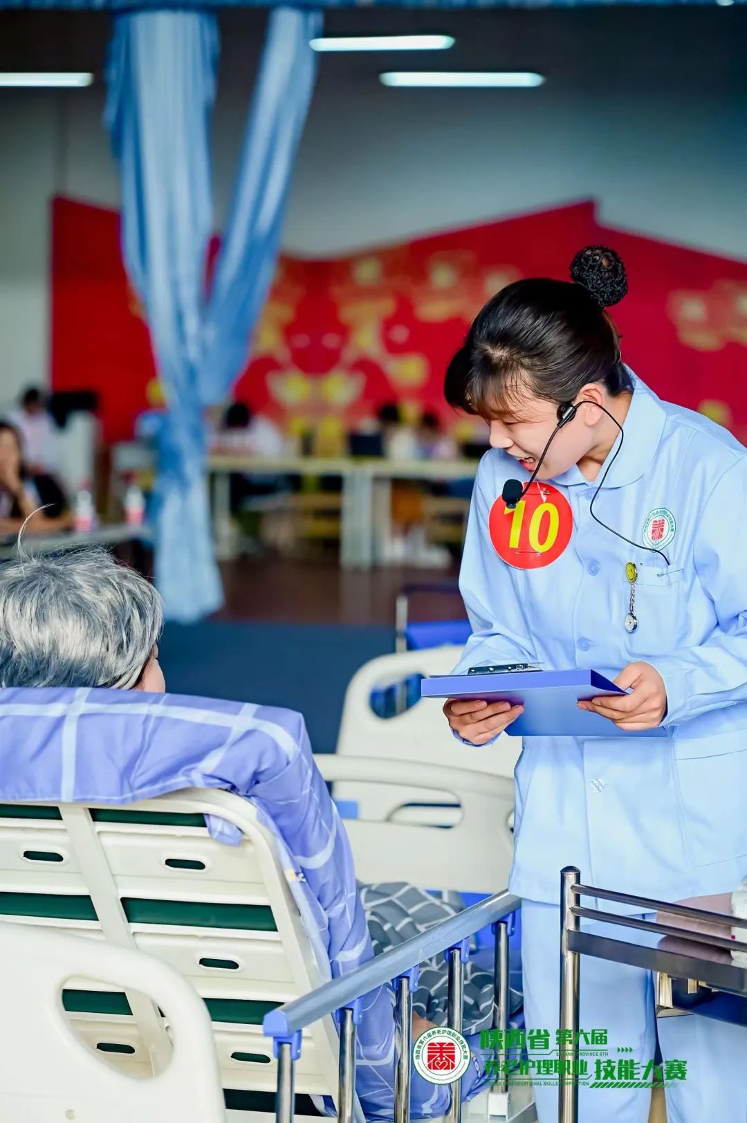 頤悅養(yǎng)老公司的李露露，你是好樣的！