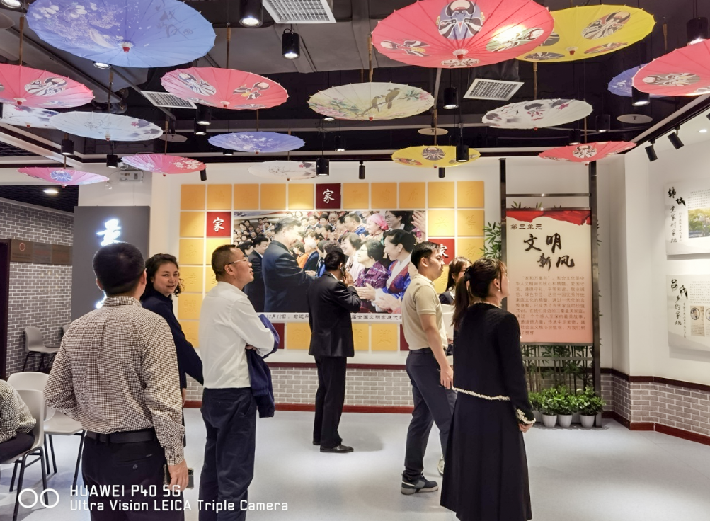 公司固定收益部黨支部、投行業(yè)務(wù)部黨支部、綜合事務(wù)部與金融（產(chǎn)業(yè)）基地保障黨支部開展聯(lián)合黨日活動